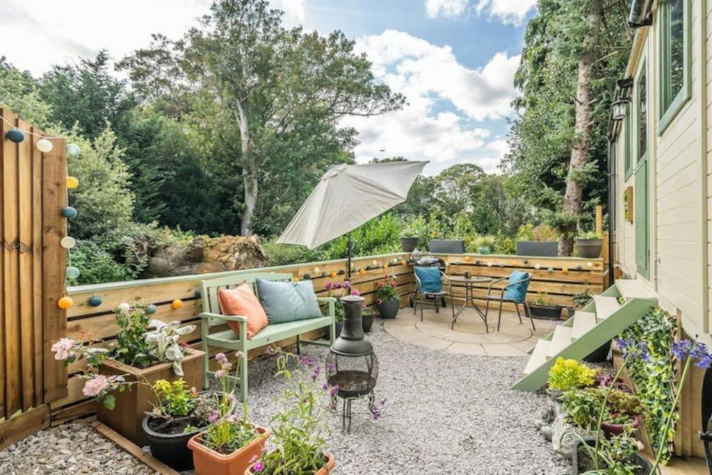 Spinney Retreats - 2 X Unique Shepherds Huts Dog Friendly นอร์ทแธมป์ตัน ภายนอก รูปภาพ