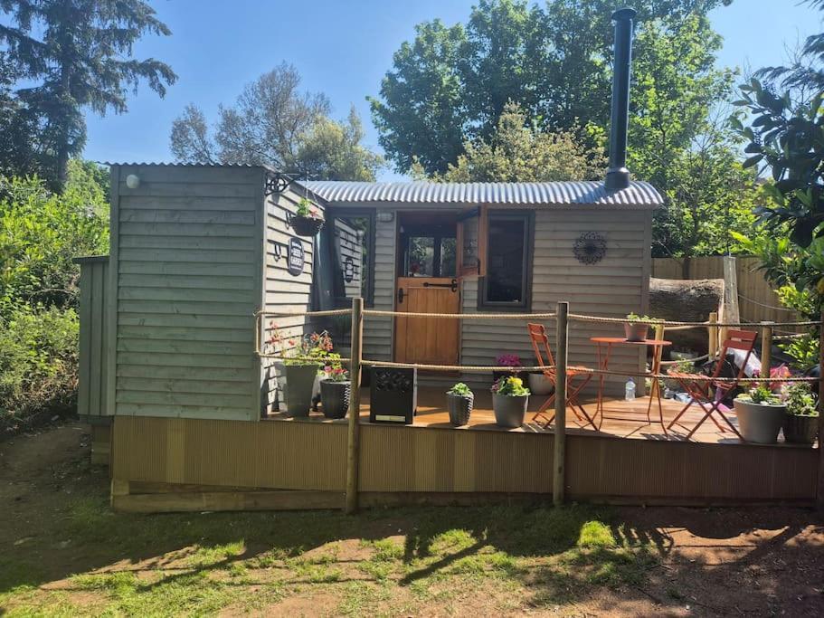 Spinney Retreats - 2 X Unique Shepherds Huts Dog Friendly นอร์ทแธมป์ตัน ภายนอก รูปภาพ